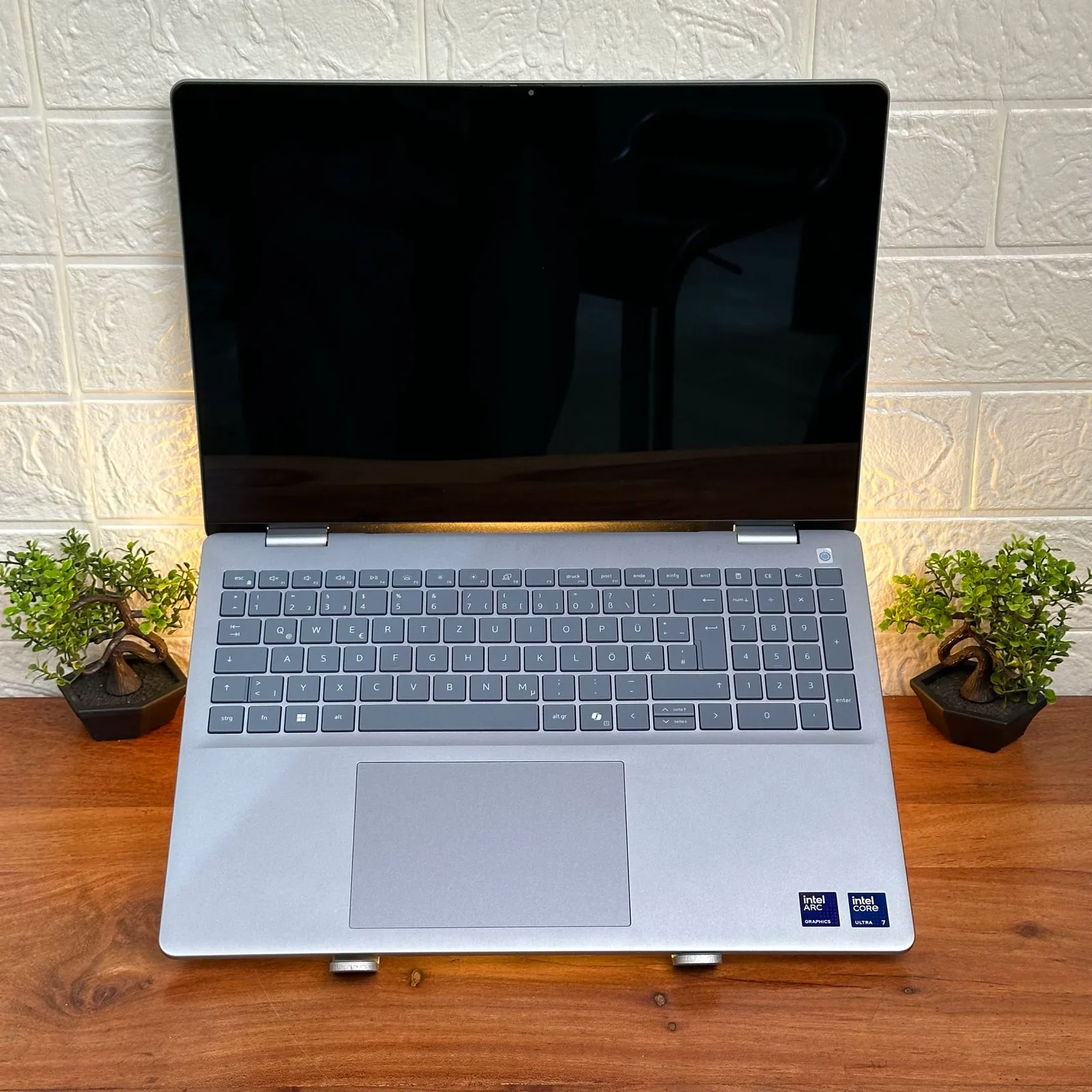 Dell 16 Plus 2-en-1 DB06250
