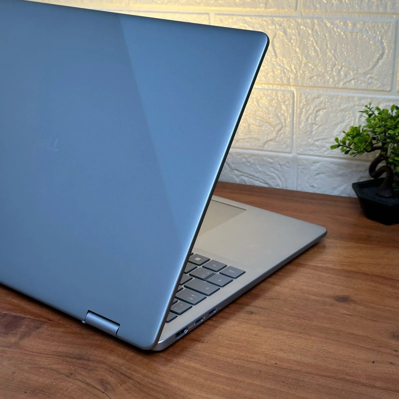 Dell 16 Plus 2-en-1 DB06250